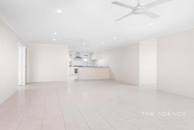 House For Sale - WA - Glenfield - 6532 - Coastal Living Without Compromise (Image 2)