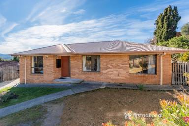 House For Sale - TAS - Kingston - 7050 - Kingston Convenience with Room to Make It Your Own  (Image 2)