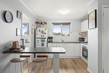 Unit For Sale - QLD - Drayton - 4350 - Refurbished & Ready to Enjoy – Low Maintenance Living in a Convenient Location  (Image 2)