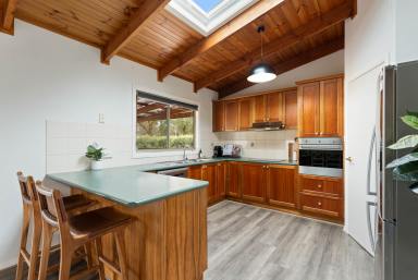 House For Sale - NSW - Crookwell - 2583 - Crookwell Convenience  (Image 2)