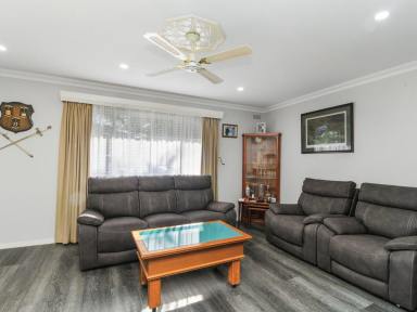 Unit For Sale - VIC - Bairnsdale - 3875 - REFRESHED UNIT IN A GREAT LOCATION!  (Image 2)