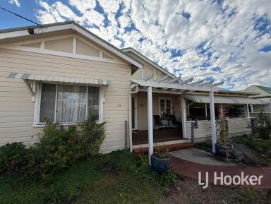 House For Sale - NSW - Inverell - 2360 - Positioned Opposite Brooks Oval – Character Home on a Level Block (Image 2)