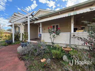 House For Sale - NSW - Inverell - 2360 - Positioned Opposite Brooks Oval – Character Home on a Level Block (Image 2)