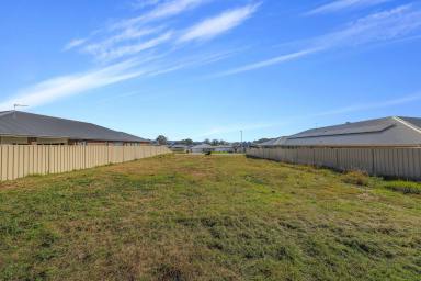 Residential Block Auction - NSW - Tumut - 2720 - Auction  (Image 2)