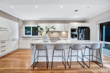 House For Lease - VIC - Mordialloc - 3195 - Set Yourself Up for Summer! Inspect Today - Contact Jeff  (Image 2)