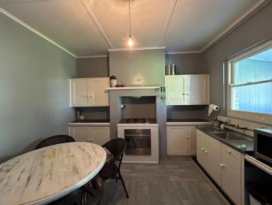 Flat For Lease - NSW - Bundanoon - 2578 - Convenient flat  (Image 2)