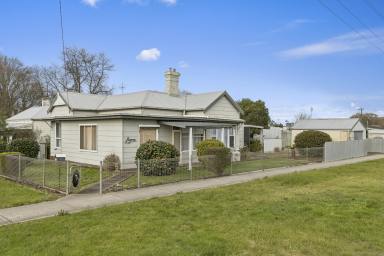 House For Sale - VIC - Cobden - 3266 - Corner Block with Unlimited Potential in the Heart of Cobden  (Image 2)
