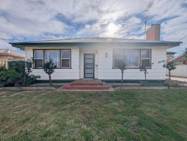 House For Sale - VIC - Swan Hill - 3585 - Comfort, Space & Convenience in a Great Location (Image 2)