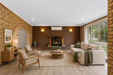 House For Sale - NSW - Mudgee - 2850 - RELAXED LIVING INSIDE AND OUT  (Image 2)