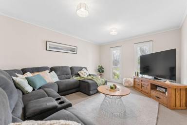 House For Sale - VIC - Mildura - 3500 - BEAUTIFUL FAMILY LIVING (Image 2)