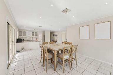 House For Sale - VIC - Mildura - 3500 - BEAUTIFUL FAMILY LIVING (Image 2)