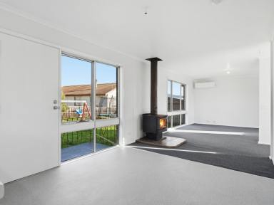 House For Lease - TAS - Bridgewater - 7030 - Freshly Renovated 3-Bedroom Home  (Image 2)