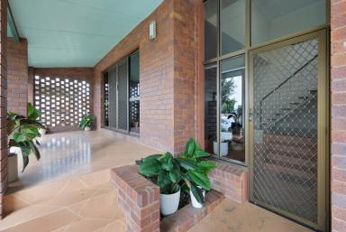 House For Sale - QLD - North Mackay - 4740 - This Home Comes With Everything!  (Image 2)