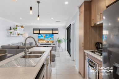 House For Sale - WA - Westminster - 6061 - MODERN & STYLISH PARKSIDE LIVING!  (Image 2)