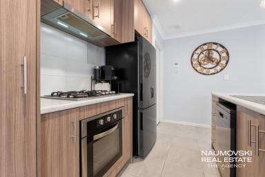 House For Sale - WA - Westminster - 6061 - MODERN & STYLISH PARKSIDE LIVING!  (Image 2)