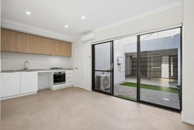 House For Lease - WA - Orelia - 6167 - BRAND NEW 3 BED 2 BATH HOME!! (Image 2)