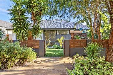 House For Sale - WA - Baldivis - 6171 - LOVE WHERE YOU HOLIDAY. LIVE WHERE YOU LOVE  (Image 2)