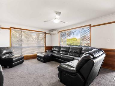 House For Sale - QLD - Darling Heights - 4350 - Easy Family Living - Whisper Quiet Cul-de-sac!  (Image 2)