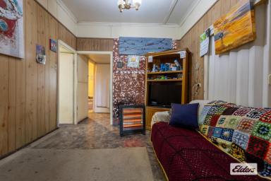 House For Sale - QLD - Gatton - 4343 - CENTRAL GATON LOCATION WITH POTENTIAL  (Image 2)