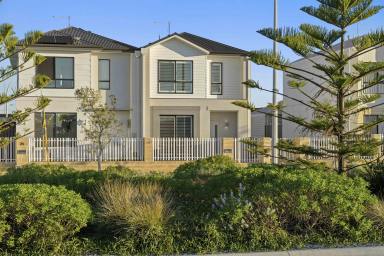 Townhouse For Sale - WA - Lakelands - 6180 - The Perfect Blend of Style, Space & Convenience (Image 2)