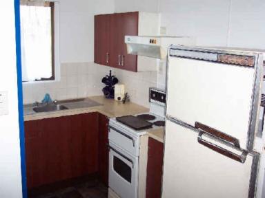 Flat For Lease - QLD - Taylors Beach - 4850 - Charming 2-Bedroom Flat – Just a Short Stroll to Taylors Beach! (Image 2)