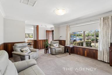 House For Sale - WA - Mundaring - 6073 - Botanical Family Beauty  (Image 2)