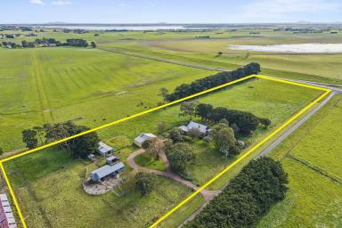 House For Sale - VIC - Chocolyn - 3260 - Rural Lifestyle Living on 7 Acres  (Image 2)