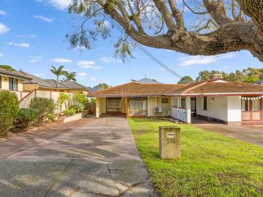 Duplex/Semi-detached For Sale - WA - Kardinya - 6163 - Where Your Next Chapter Begins! (Image 2)
