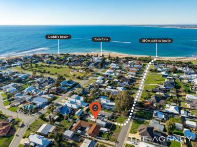 House For Sale - WA - Halls Head - 6210 - Sea Breezes, Sunset Soirées, Sauna Retreats and Future Development Potential  (Image 2)