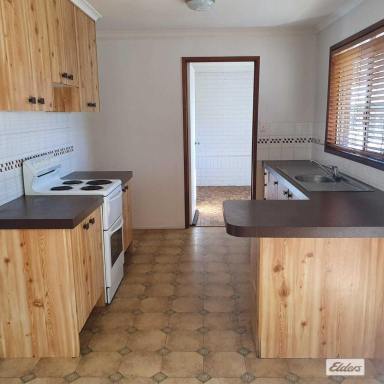 House For Lease - QLD - Gatton - 4343 - Convenient Family Living – Walk to Schools & Town (Image 2)