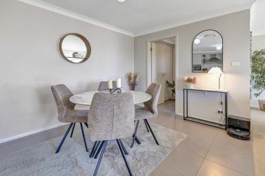 House For Sale - NSW - Mudgee - 2850 - MODERN DUAL INCOME INVESTMENT  (Image 2)
