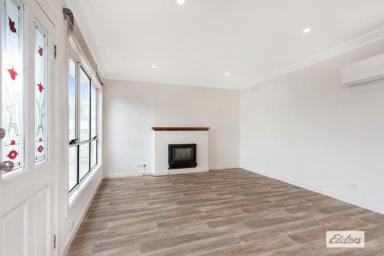 House For Lease - VIC - North Bendigo - 3550 - Contemporary Living with Exceptional Outdoor Space (Image 2)