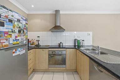 House For Sale - QLD - Eight Mile Plains - 4113 - Low-Maintenance Single-Level Living in a Quiet and Convenient Location (Image 2)