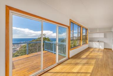 House For Lease - TAS - Montello - 7320 - 3-bedroom home ticks all the boxes with ocean views (Image 2)