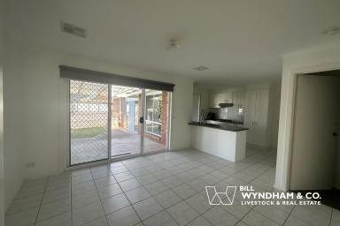 House For Lease - VIC - Paynesville - 3880 - SPACIOUS FAMILY LIVING JUST MOMENTS FROM THE WATER (Image 2)