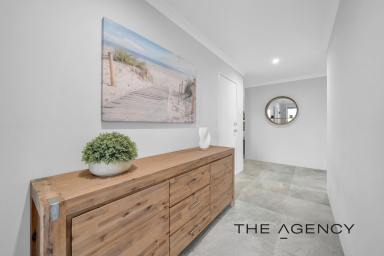 House For Sale - WA - Wellard - 6170 - A HOME DESIGNED FOR THE WAY YOU ACTUALLY LIVE! (Image 2)