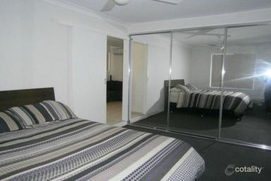 Unit For Lease - QLD - Frenchville - 4701 - Charming, Modern & Move-In Ready in Frenchville! (Image 2)