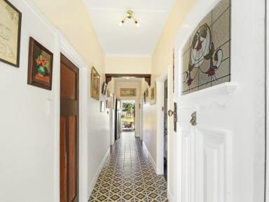 House For Sale - VIC - Bairnsdale - 3875 - GOLDEN TRIANGLE CHARM WITH FURTHER POTENTIAL  (Image 2)