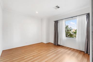 House For Sale - WA - Harrisdale - 6112 - Walk to Harrisdale Schools | 3 Bed + Study/4th Bedroom | Immaculate Family Home (Image 2)
