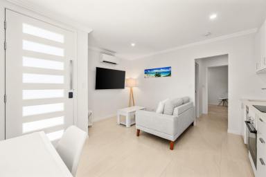 Flat For Lease - QLD - Broadbeach Waters - 4218 - Near New, Waterfront Luxury Flat, Furnished, Utilities Included, Broadbeach Waters (Image 2)