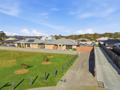 Unit For Sale - TAS - Shearwater - 7307 - Sunny, Low-Maintenance Villa in a Peaceful Cul-de-Sac (Image 2)