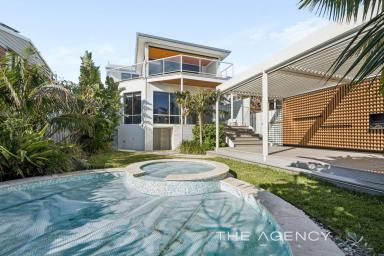 House For Sale - WA - Trigg - 6029 - COASTAL SENSATION! (Image 2)