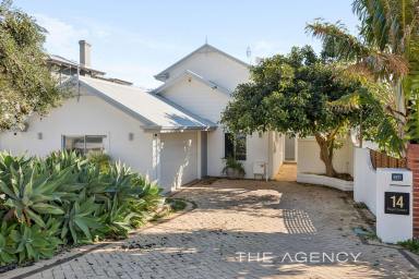 House For Sale - WA - Trigg - 6029 - COASTAL SENSATION! (Image 2)
