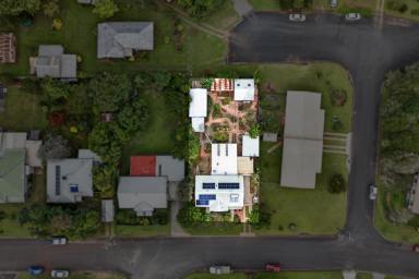 House For Sale - QLD - Atherton - 4883 - CHARACTER, CHARM & 809m² OF OPPORTUNITY  (Image 2)