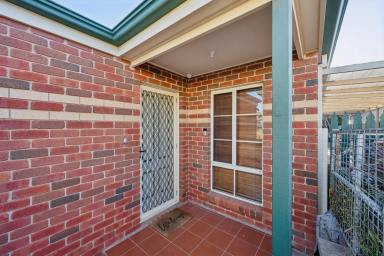 House For Sale - VIC - Mildura - 3500 - NEAT, TIDY AND CLOSE TO ALL  (Image 2)