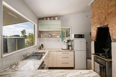 House For Lease - VIC - Rutherglen - 3685 - Charming Weatherboard Home  (Image 2)