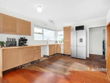 House For Sale - TAS - Miandetta - 7310 - The Lyon’s Share of Opportunity Awaits  (Image 2)