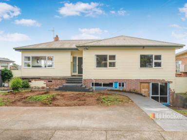 House For Sale - TAS - Miandetta - 7310 - The Lyon’s Share of Opportunity Awaits  (Image 2)