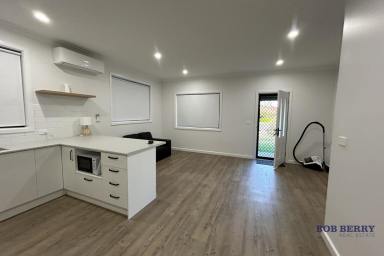 House For Lease - NSW - Narromine - 2821 - Furnished & Renovated Three-Bedroom Cottage in Narromine  (Image 2)