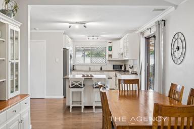House For Sale - WA - Padbury - 6025 - Gorgeous on Groyder!  (Image 2)